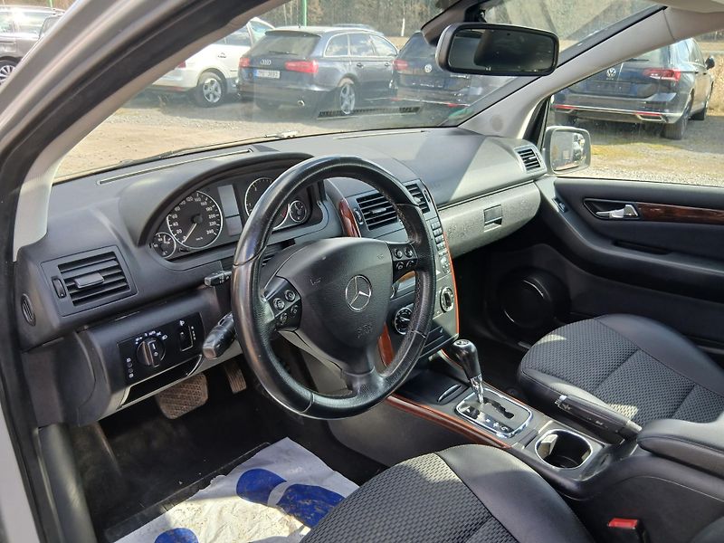 Mercedes-Benz Třídy A 180 CDI, automat, facelift - fotka 23 z 31