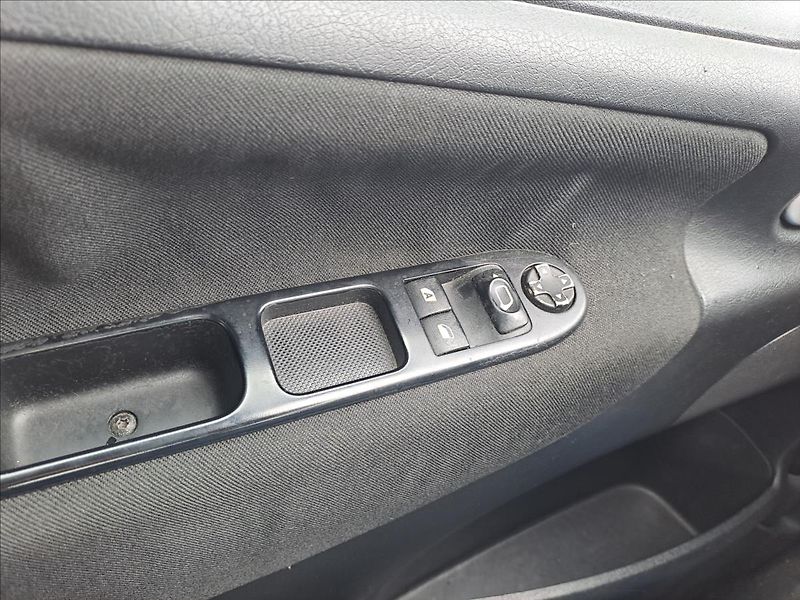 Peugeot 207 1,4 HDI - fotka 10 z 13