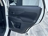 Mitsubishi Outlander 2,0 150PS  Intense A/T 4x4 - náhled 21