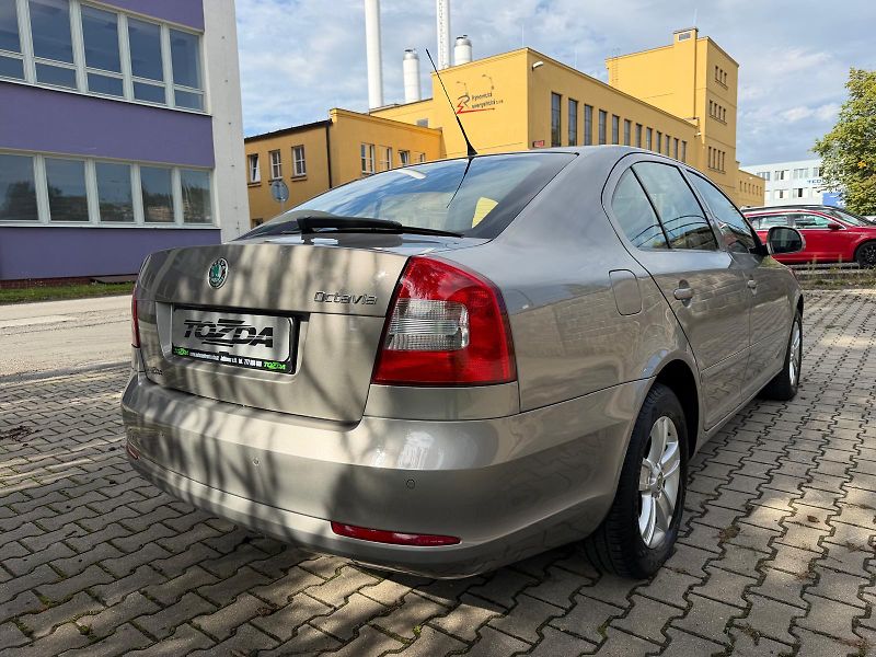 Škoda Octavia 1,2 TSI Elegance/77 kW/1.maj - fotka 4 z 26