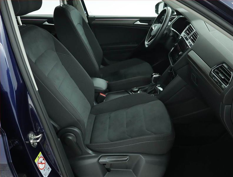Volkswagen Tiguan Allspace (2023) 2.0 TDI - fotka 9 z 17