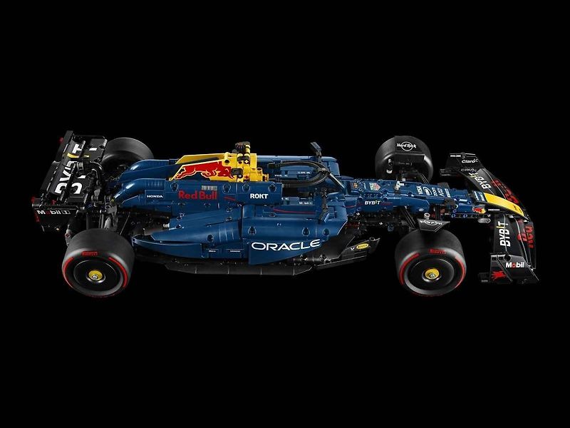 Stavebnice Ferrari SF-24 Lego Technic