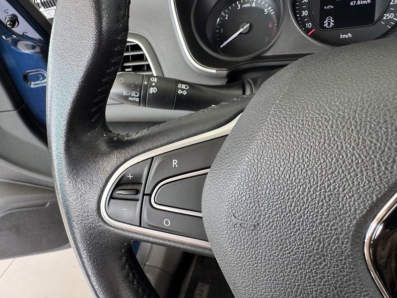 Renault Mégane 1,3 TCe*KeyLess*PDC*1.Maj*ČR - fotka 23 z 29