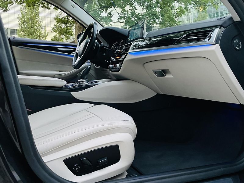 BMW Řada 5 520D AUT KAMERA SERVISKA - fotka 48 z 48