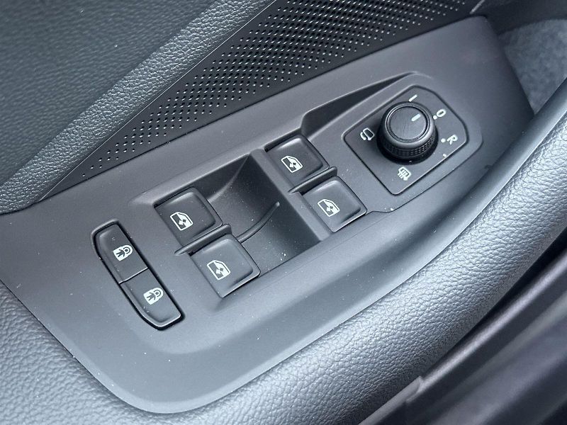 Škoda Superb (2025) Combi 1.5 TSI iV DSG L&K - fotka 20 z 43