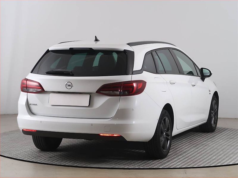 Opel Astra (2019) 1.6 CDTI, Navi, Tempomat - fotka 5 z 18