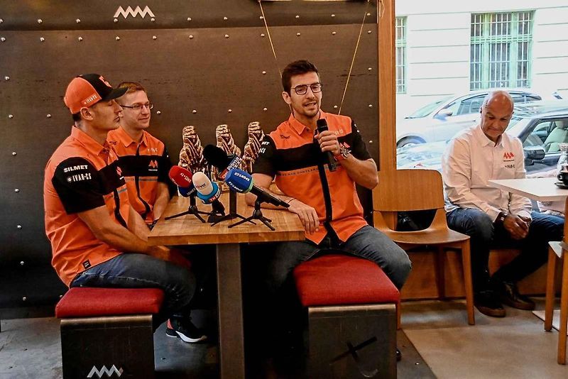 Martin Macík v posádce s Františkem Tomáškem a Davidem Švandou to dokázal. Navázal na legendárního Karla Lopraise a po třiadvaceti letech je dalším českým vítězem Rallye Dakar.