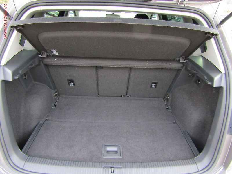 Volkswagen Golf Sportsvan (2015) 1.4 TSi, ČR, STK1/28 - fotka 7 z 17