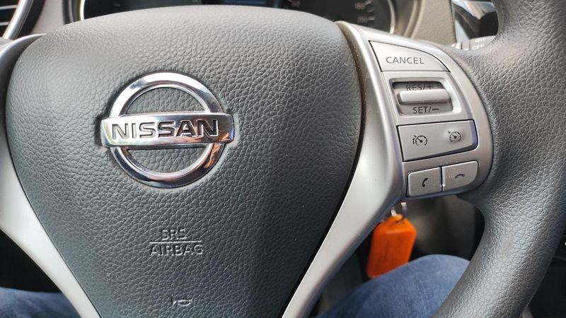 Nissan Qashqai (2017) 1.2 DIG-T, 1.maj,ČR, - fotka 11 z 20