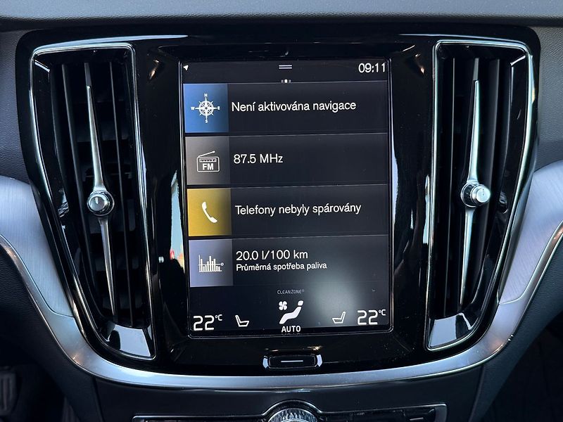 Volvo V60 MOMENTUM B4, FULL LED - fotka 17 z 22