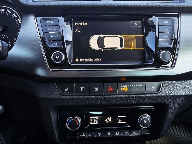 Škoda Fabia 1.2TSI JOY NAVI 1.MajItel - fotka 26 z 26