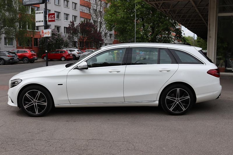 Mercedes-Benz Třídy C 300de PLUG-IN HYB KOMBI 225kW - fotka 15 z 48