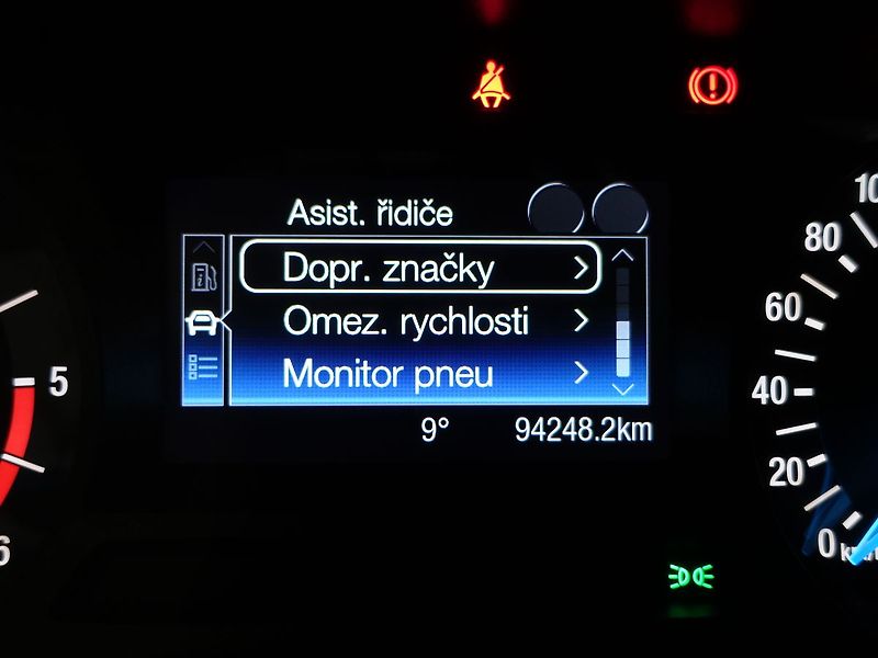 Ford S-MAX 110 kw, manuál, LED světlomety - fotka 13 z 38