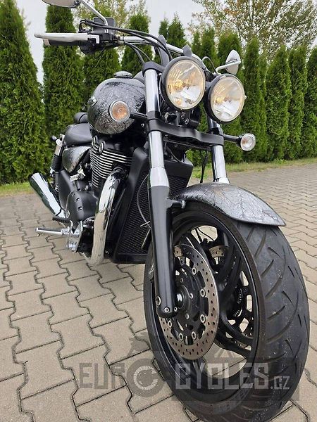 Triumph Thunderbird Storm (2013) - fotka 3 z 20