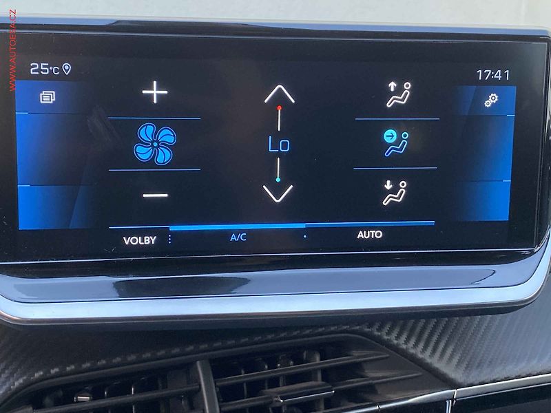 Peugeot 208 (2022) 1.2PT, Road Trip, AT, LED - fotka 17 z 19