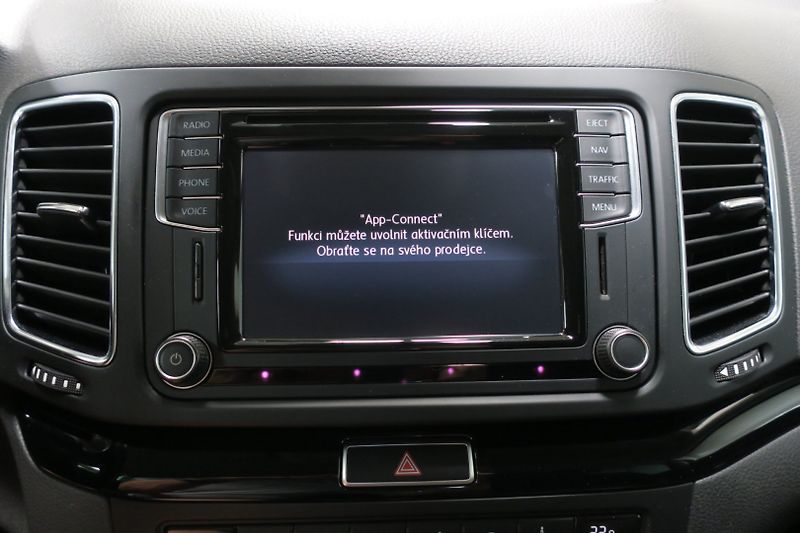 Volkswagen Sharan (2016) 2.0 TDI 135kW 4M Highline DSG - fotka 24 z 50