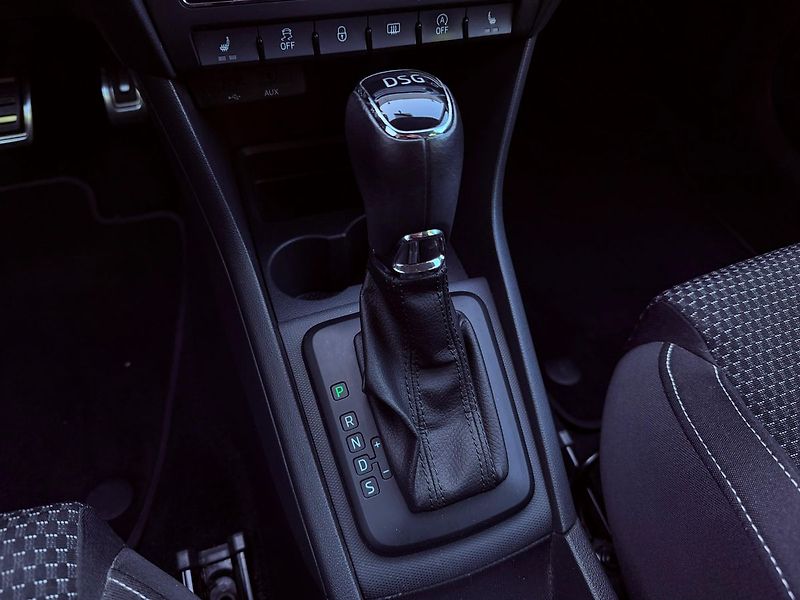 Škoda Octavia 2.0 TDi Elegance, Navi - fotka 21 z 27