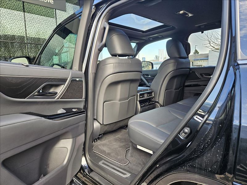 Lexus LX 700h (2025) 3,4 Overtrail+  HEV - fotka 12 z 22