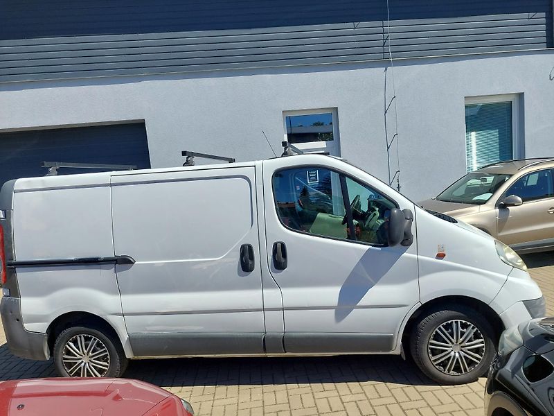 Opel Vivaro (2009) 2.0CDTi-84kW - fotka 4 z 22