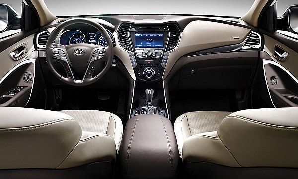 Hyundai Grand Santa Fe.