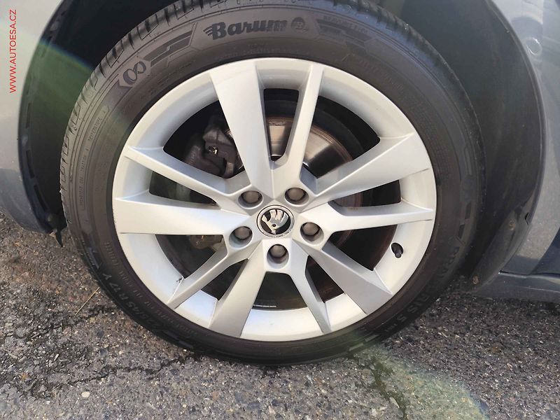 Škoda Octavia (2017) 2.0TDi, LED, navi - fotka 25 z 25
