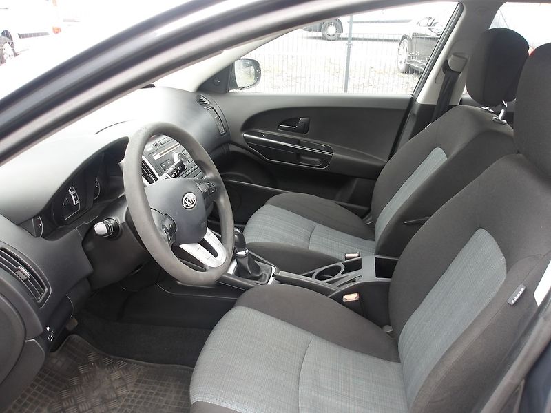 Kia Ceed 1,4i ČR ! NAJ.94000 km !!! Ser - fotka 17 z 34