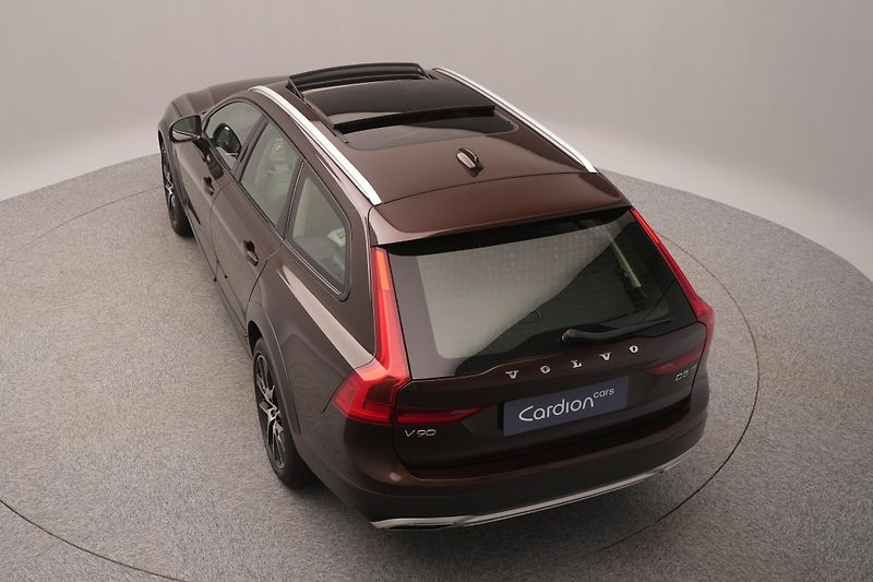 Volvo V90 CC D5 AWD PRO POLESTAR CZ AUT  - fotka 14 z 42