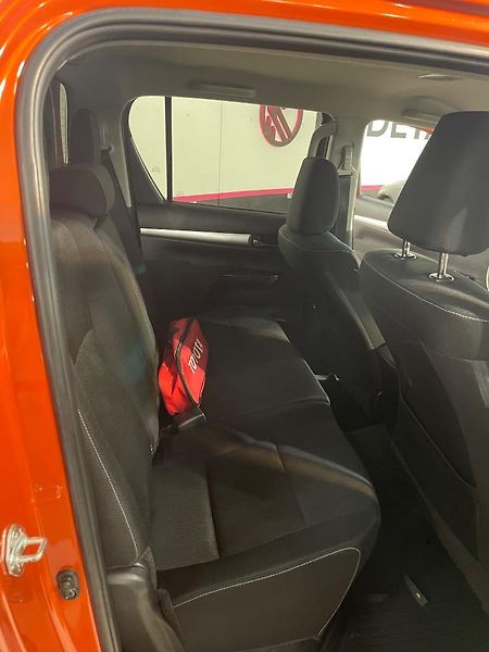 Toyota Hilux (2021) NEBOURANÉ / 1.MAJITEL 2,4 AUT - fotka 7 z 12