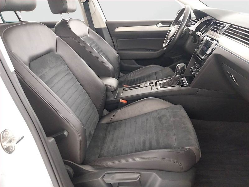 Volkswagen Passat (2015) Highline 2.0 BiTDI, 4X4 - fotka 9 z 22