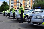 Dopravní policisté převzali deset exemplářů Audi A6. Jde o starší auta.