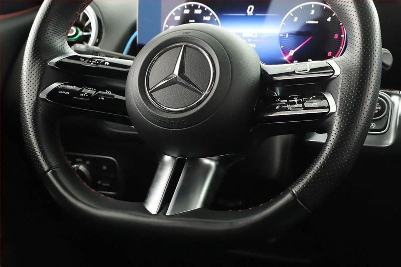 Mercedes-Benz GLB (2025) 200 d 4MATIC - fotka 27 z 27