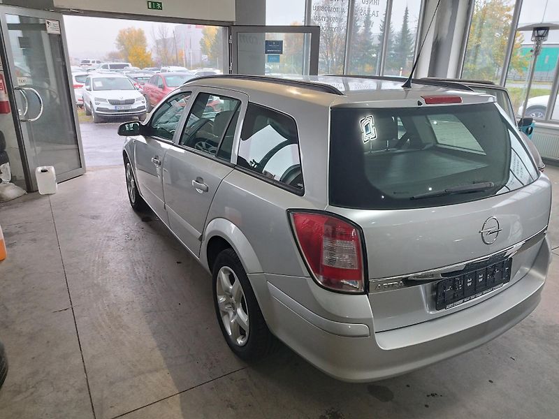 Opel Astra (2008) 1.6i,85kW,KLIM. - fotka 4 z 25
