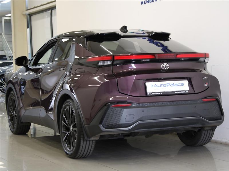 Toyota C-HR 2,0 Hybrid 178k.4x4 GR 6320km! - fotka 3 z 28