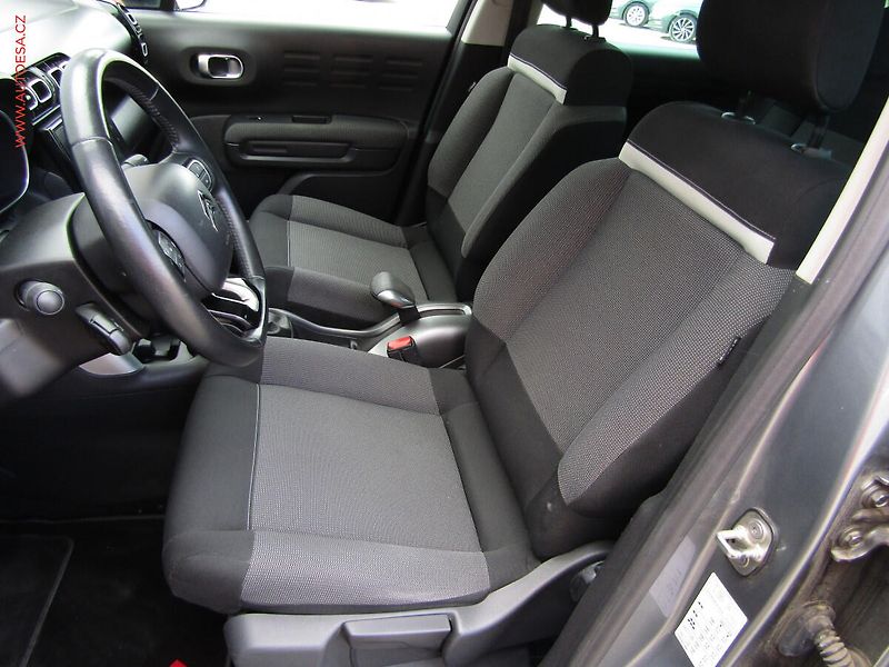 Citroën C3 Aircross (2019) 1.2PT, Shine, navi, panor - fotka 9 z 19