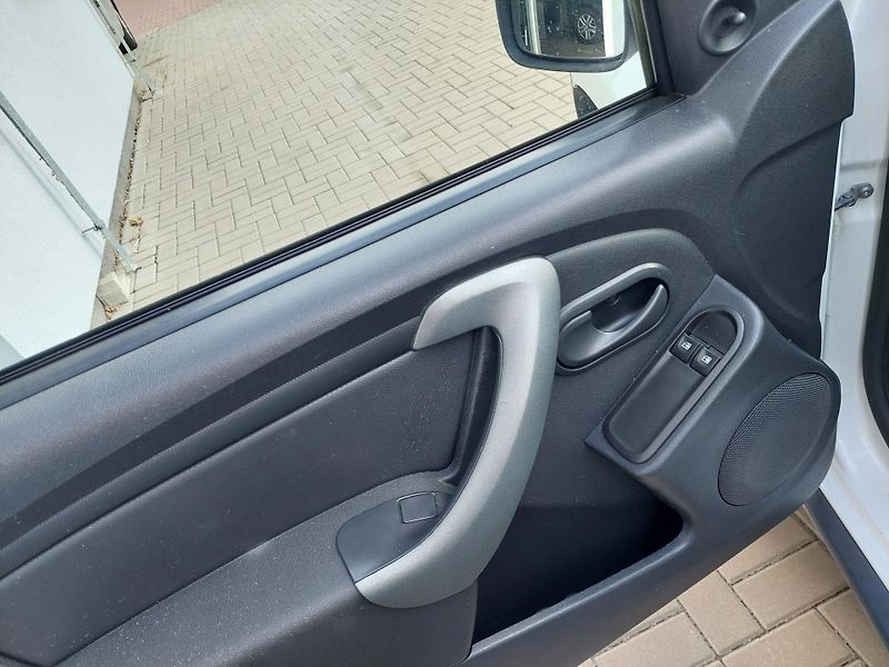 Dacia Duster (2014) 1.6i-16v originalní LPG - fotka 9 z 29
