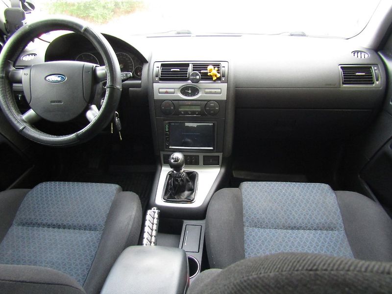 Ford Mondeo (2002) 2.0 TDCi 96kW PERFEKTNÍ STAV - fotka 15 z 36