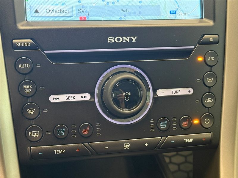 Ford Mondeo 2,0 TDCi Vignale 4x4 AT 132kW - fotka 13 z 22