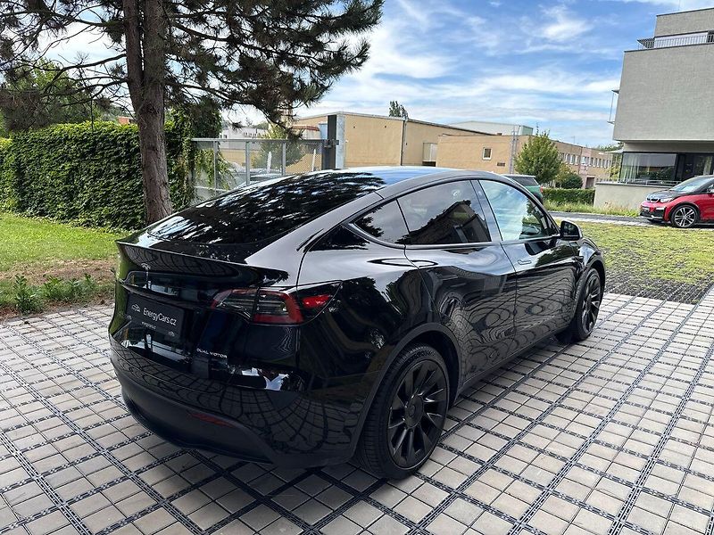 Tesla Model Y Long Range AWD Tažné / záruka - fotka 38 z 40