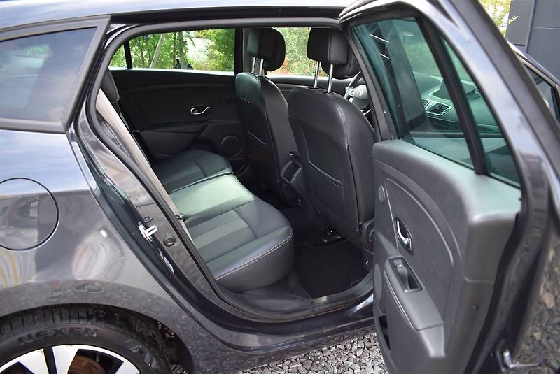 Renault Mégane 1,9 DCi BOSE,96KW,TZ,1M,AKCE - fotka 18 z 20