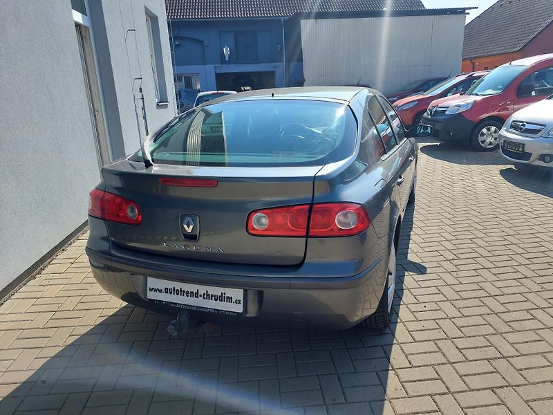 Renault Laguna (2007) II. 2.0i-16v - fotka 6 z 22