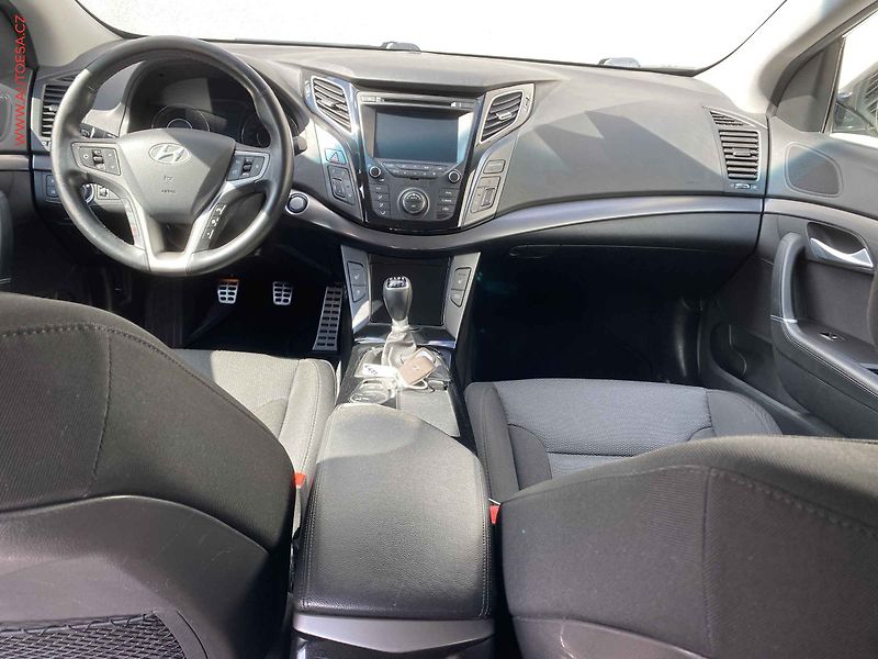 Hyundai i40 (2015) 1.7CRDi, 2.maj,ČR, Bixen - fotka 8 z 19