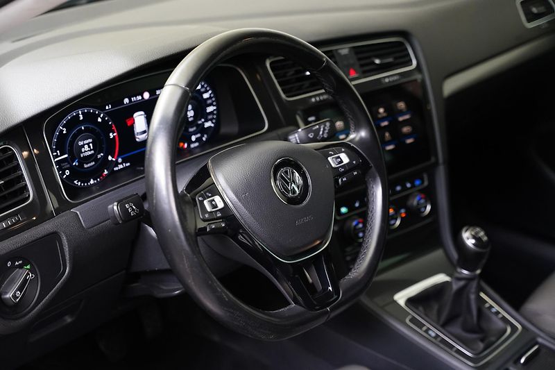 Volkswagen Golf - fotka 14 z 24