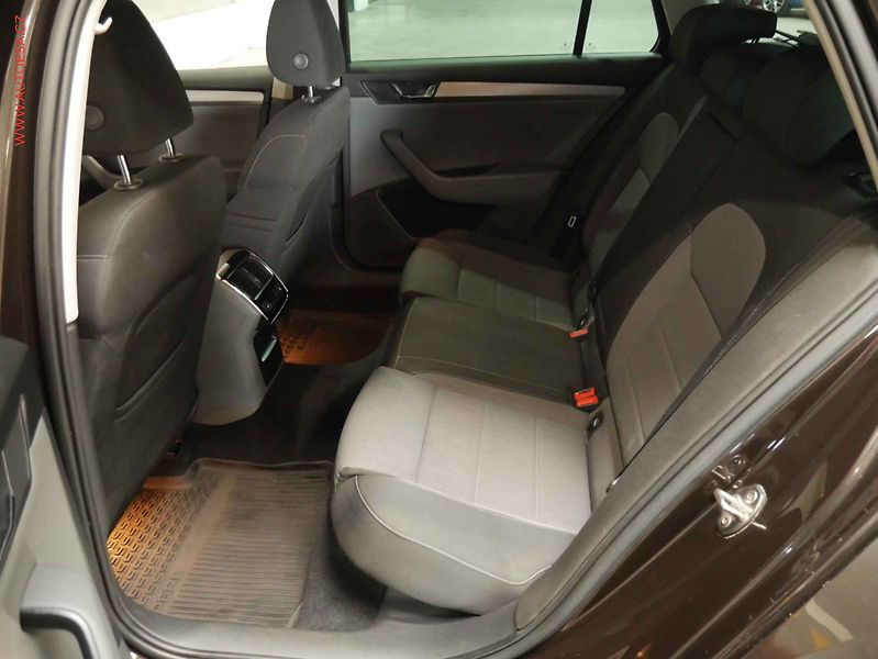 Škoda Superb (2016) 2.0 TDI 4x4, ČR, bixen - fotka 10 z 22