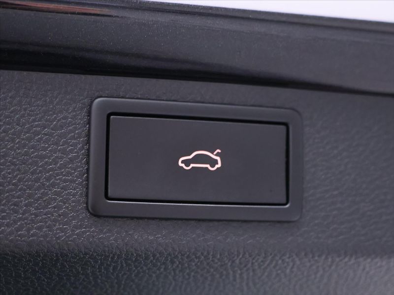 Škoda Karoq 2,0 TDI DSG DPH Ambition - fotka 11 z 38