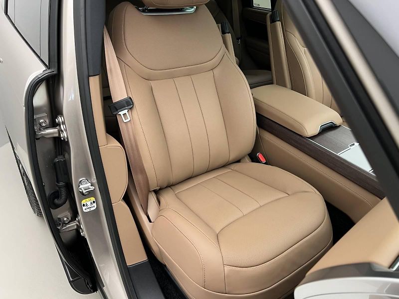Land Rover Range Rover P460e AUTOBIOGRAPHY REZERVACE - fotka 18 z 61