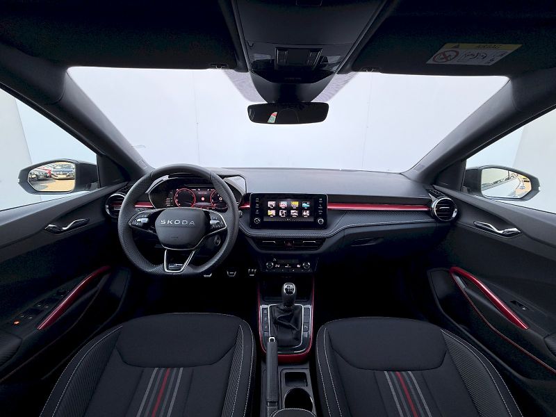 Škoda Fabia (2025) 1.0 TSI 85kW Monte Carlo - fotka 9 z 35