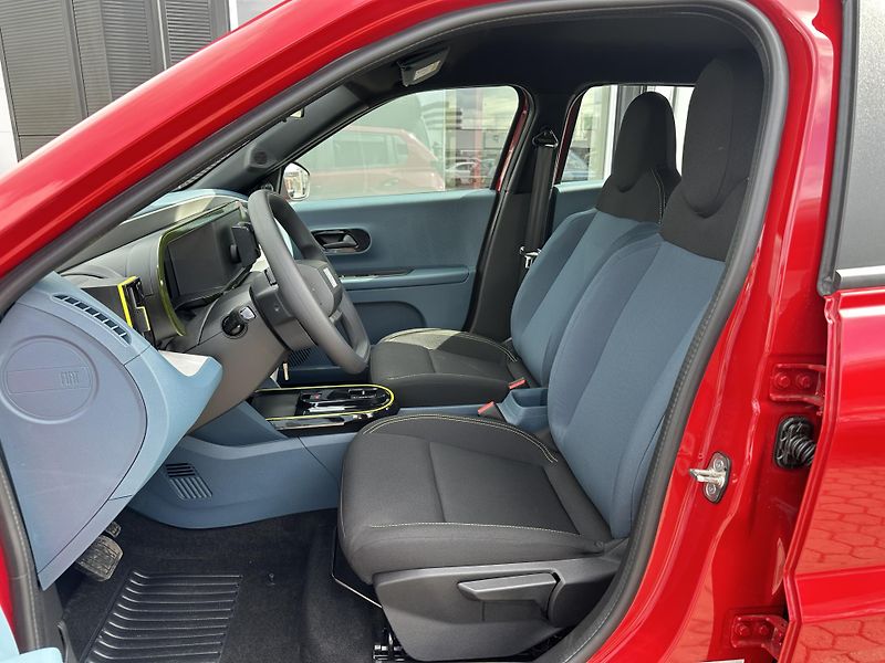 Fiat Grande Panda (2026) Pop 1,2T Hybrid 110k Automat - fotka 8 z 16