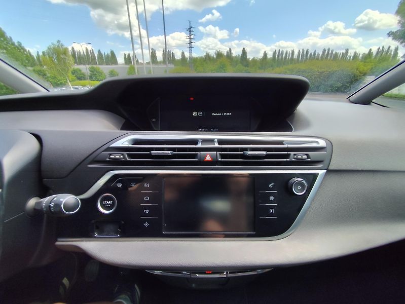 Citroën Grand C4 Picasso (2014) - fotka 21 z 34