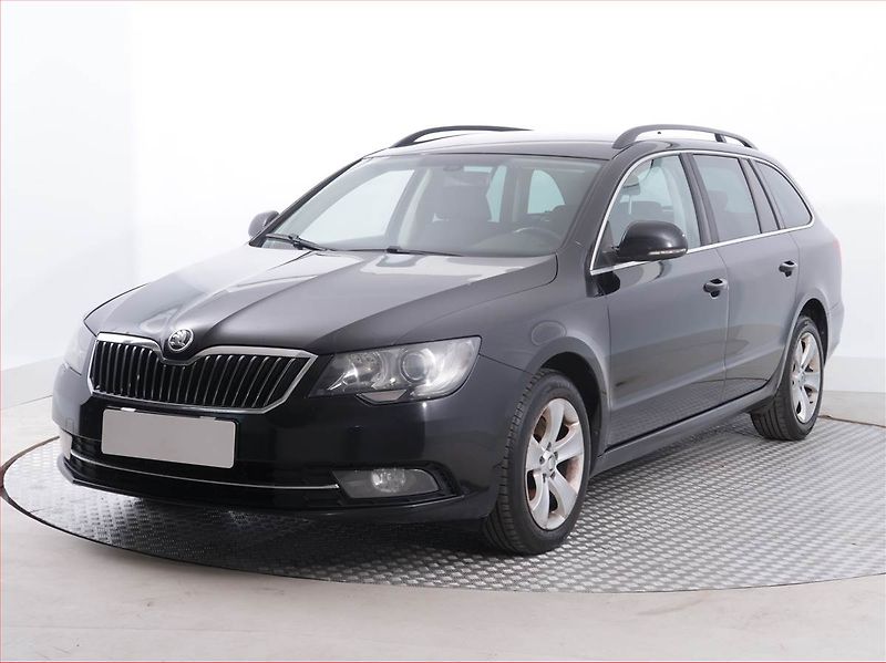 Škoda Superb (2014) Ambition 2.0 TDI, Serv.kniha - fotka 2 z 20