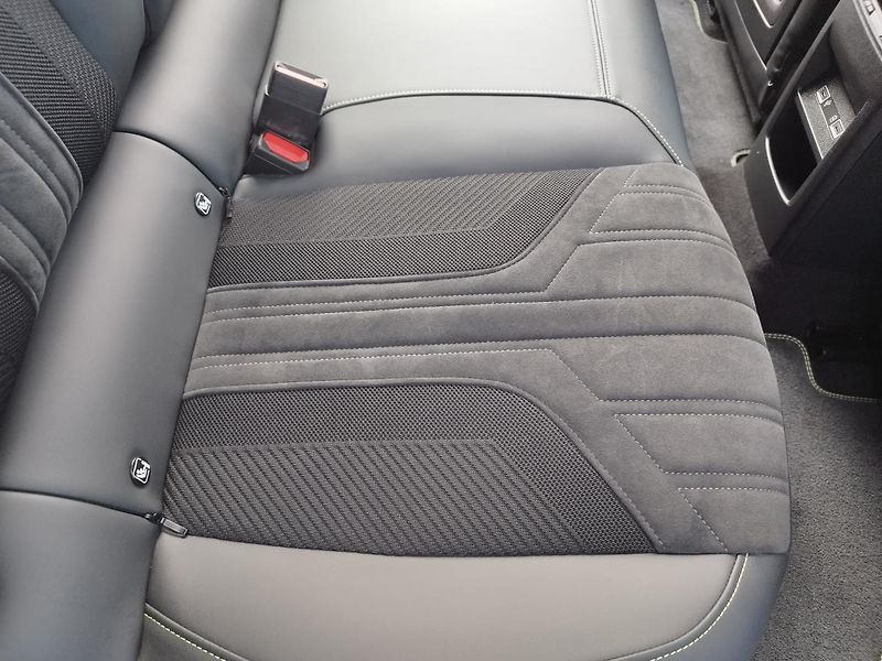 Peugeot 308 GT,PURE TECH 1.2i,96KW, 6900KM - fotka 30 z 36